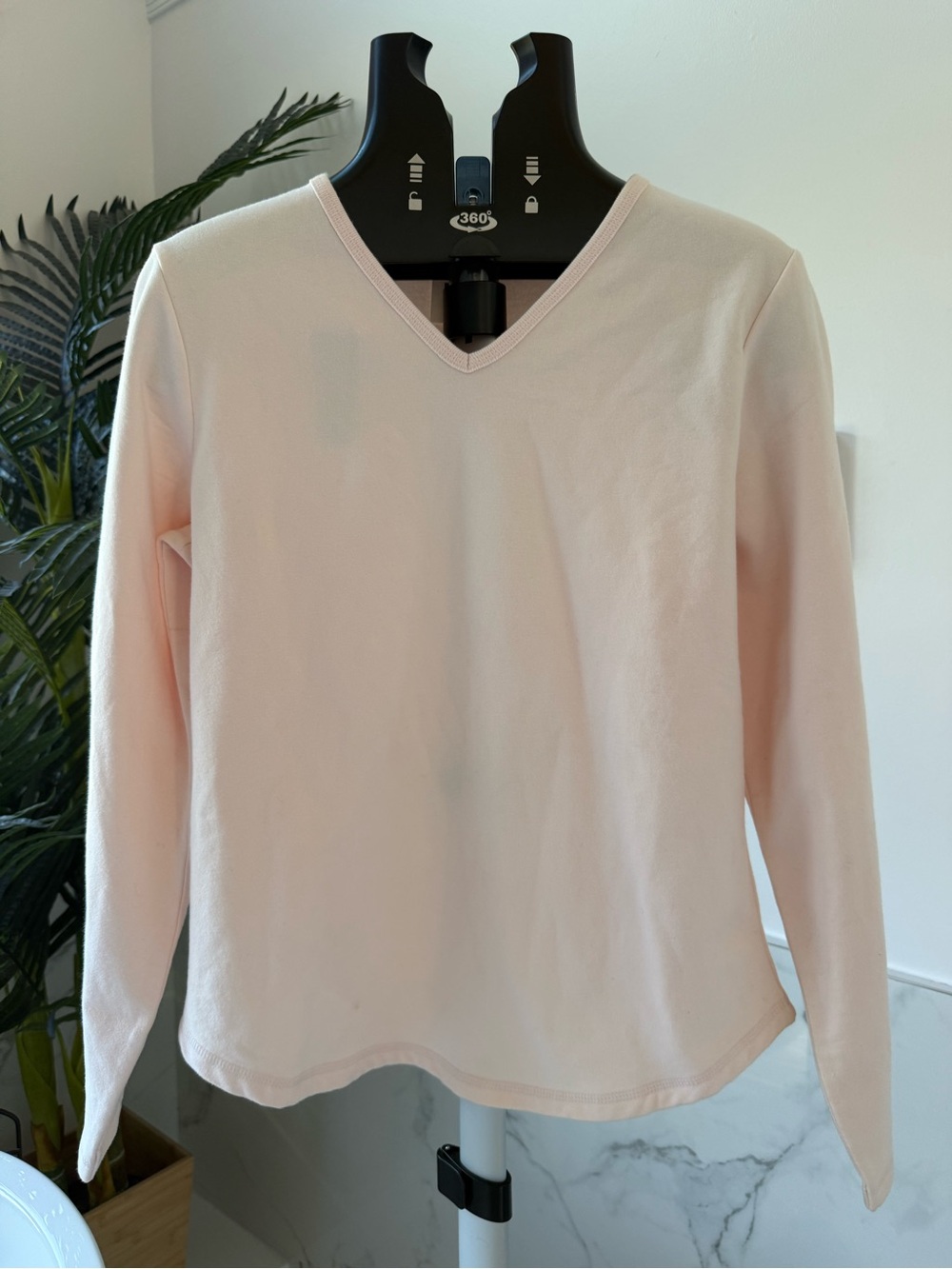NWT GAP Stretch V-Neck Long Sleeve Shirt Large Soft Light Pink Basic